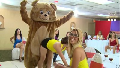 DANCING BEAR – Bachelorette Party With Big Dick Male Strippers, CFNM Style!